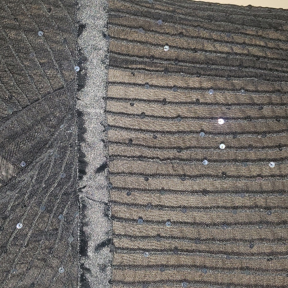 Top - Picture 3 of 6